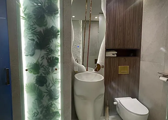 Blue Whale Front Vip Apartman